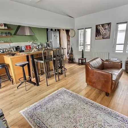 Ideal For Single Or Couple Wanting Calm In A Lively Area Appartamento